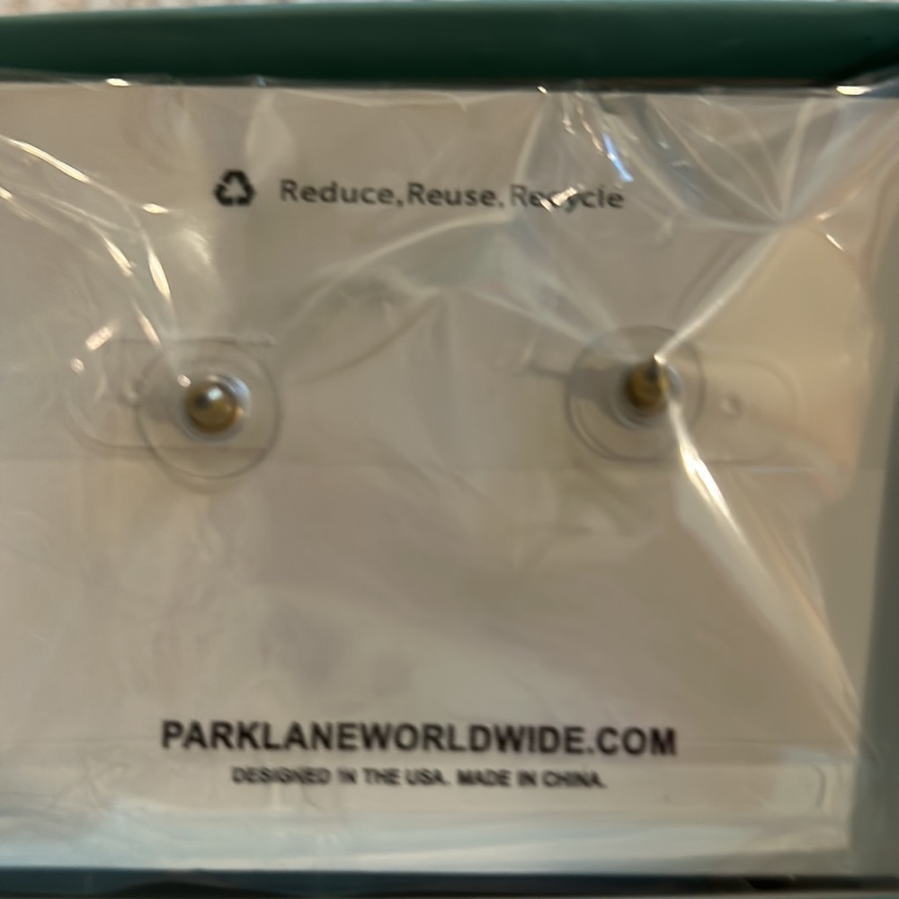 New | Park Lane Cleo Earrings Golden Pyramids Encrusted with Mini Crystals - Picture 5 of 5